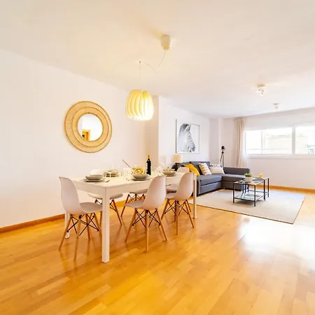 Myflats Luxury Navas דירה